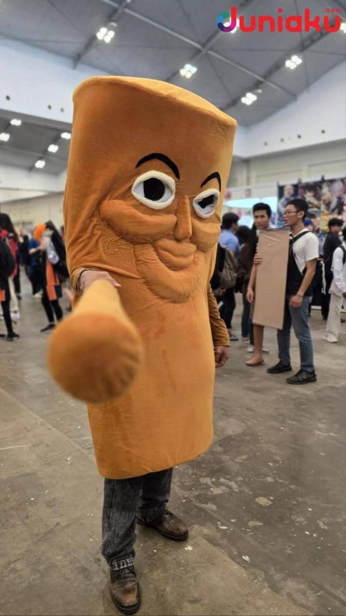 10 Cosplay Keren dari Comifuro XX! Ada Tung Tung Tung Sahur?? — Tung Tung Tung Sahur (web)